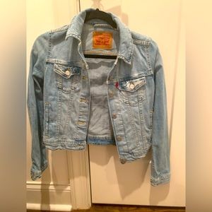 Levi’s denim jacket in excellent condition, xs